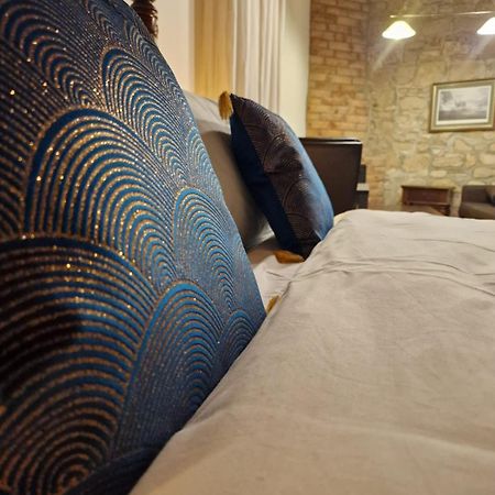The Courtyard Suite Limassol Extérieur photo