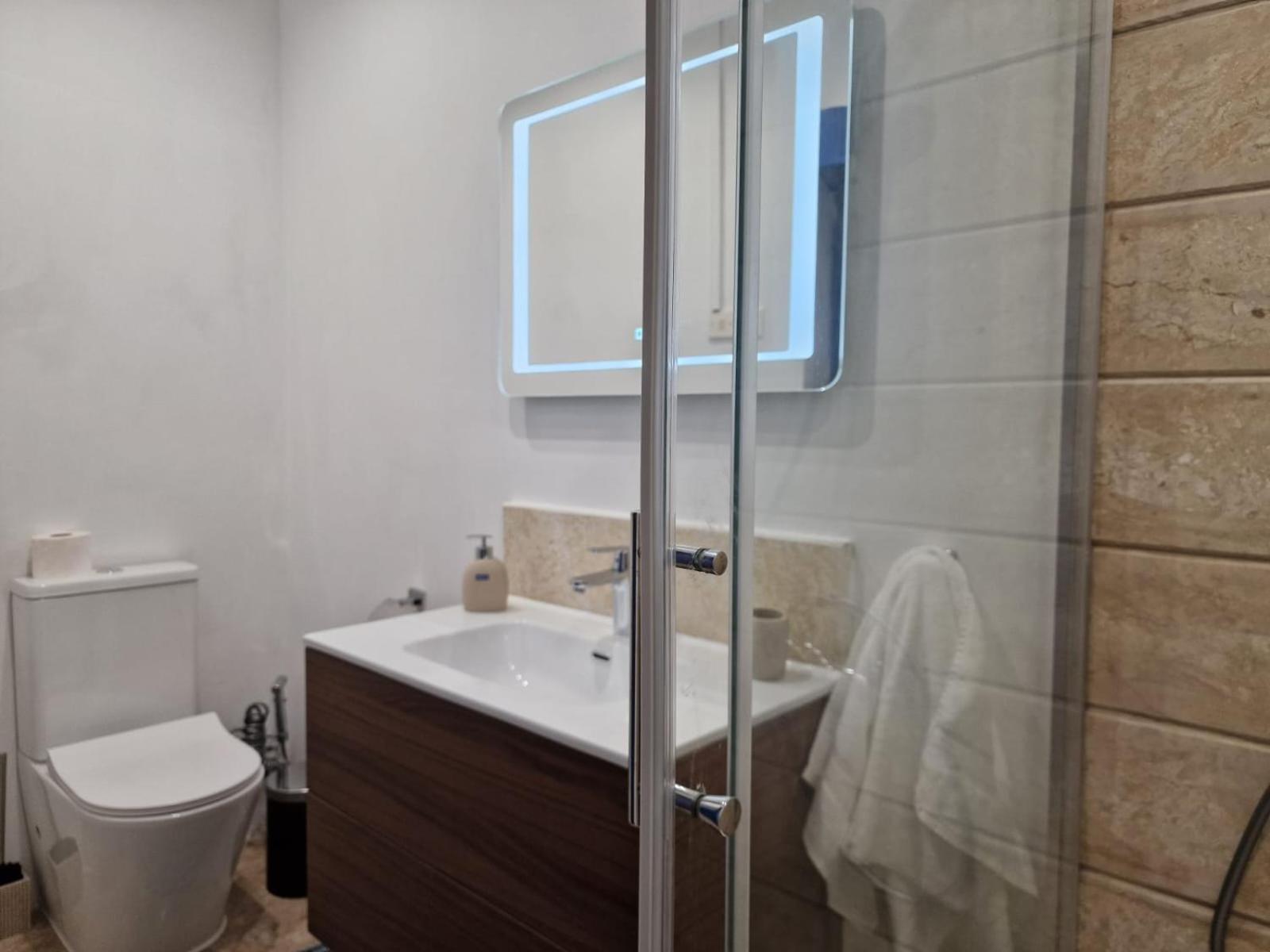 The Courtyard Suite Limassol Extérieur photo